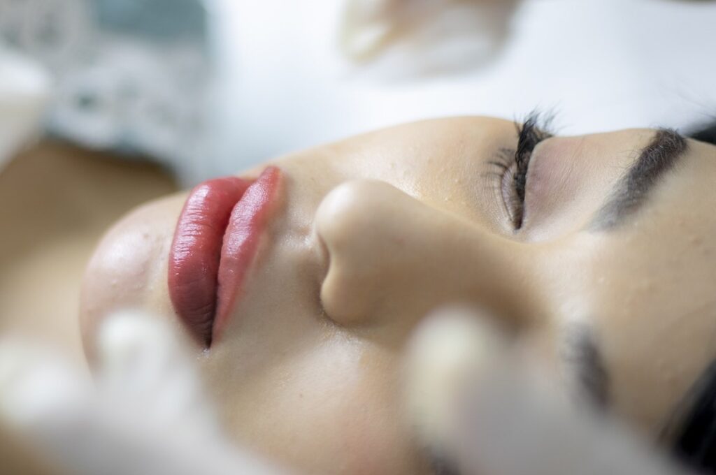curso de bioseguridad aplicada a la cosmética ornamental, facial y corporal del sena, cursos de salud sena, salud sena sofia plus, tenico en salud en el sena