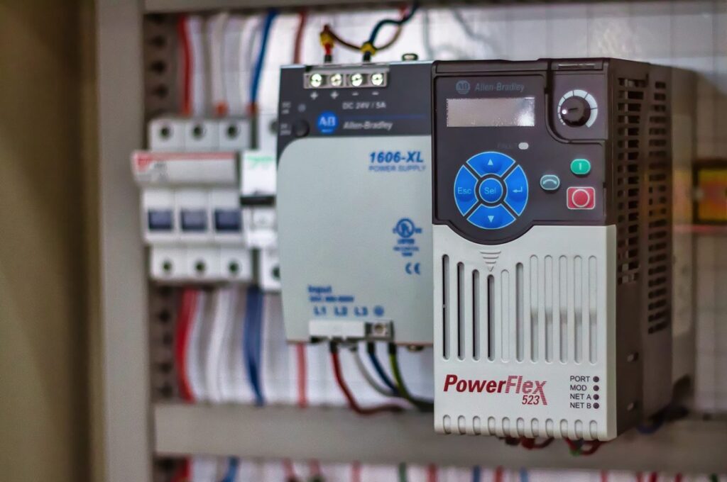 curso de caracterización y uso del controlador lógico programable del sena