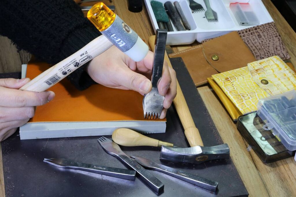 curso de elaboración de prototipos para marroquinería del sena, curso de marroquineria en el sena, curso de marroquinería online gratis
