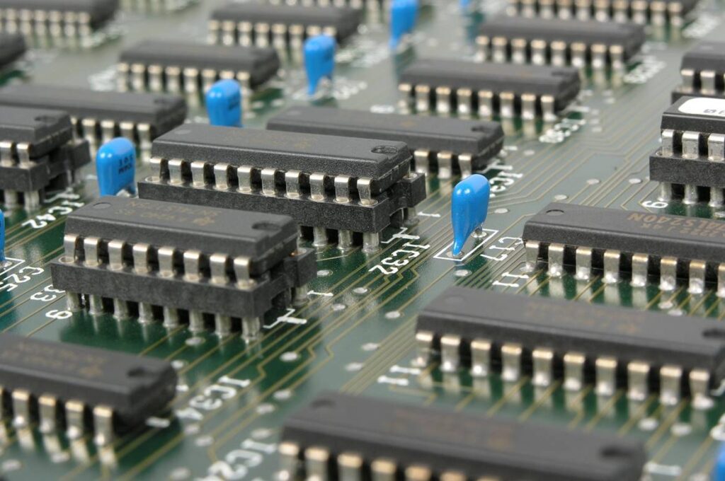 curso de identificación y análisis de circuitos integrados y compuertas lógicas del sena, cursos de electrónica sena, cursos de electricidad sena virtual gratis